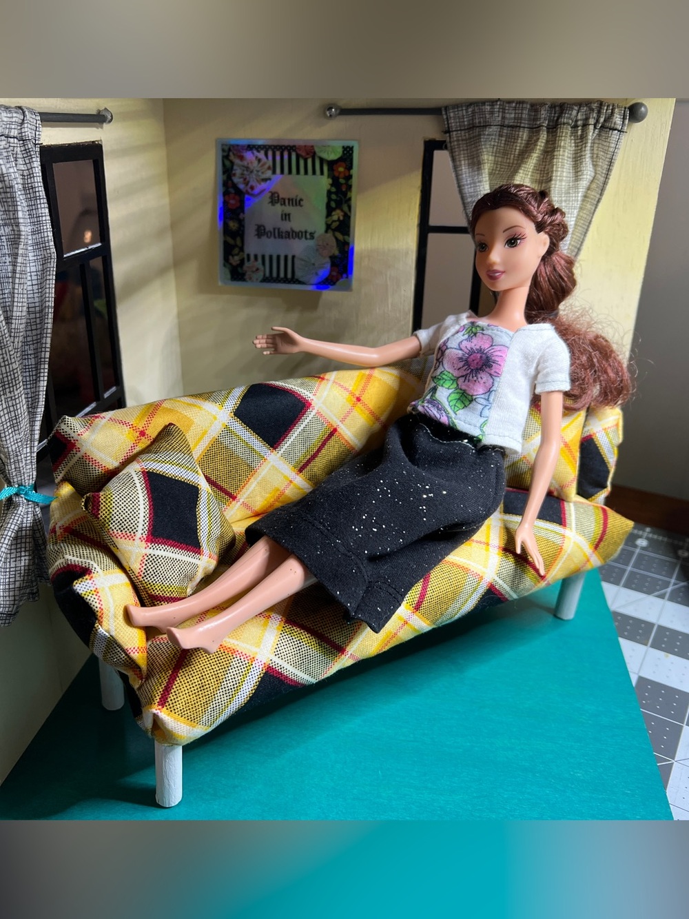 Barbie Couch - Handmade 1:6 Scale